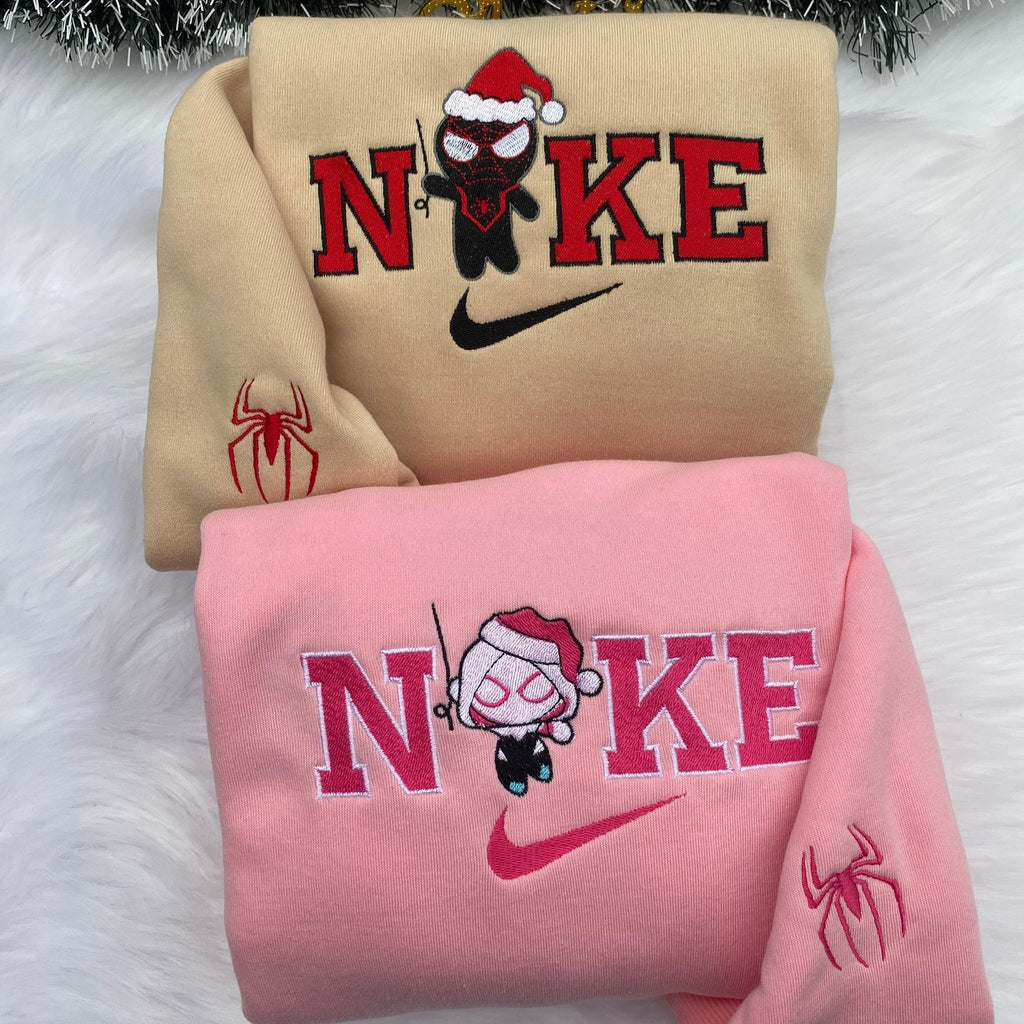 Man & Women Christmas Embroidered – Cute Couple Cartoon Style Embroidered Sweatshirt / Hoodie / T-Shirt