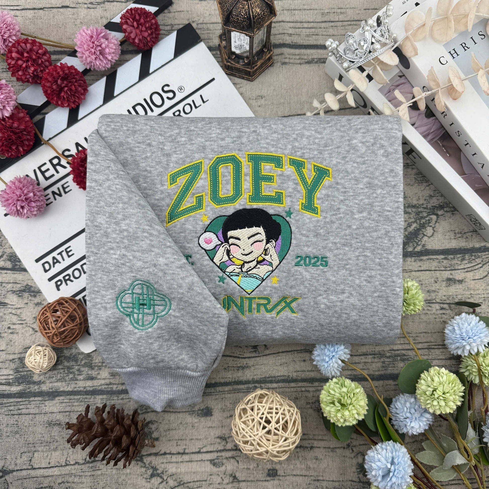 K - Pop | Personalized Embroidered Sweatshirt/Hoodie/T-Shirt | Cute Anime Character Sweater