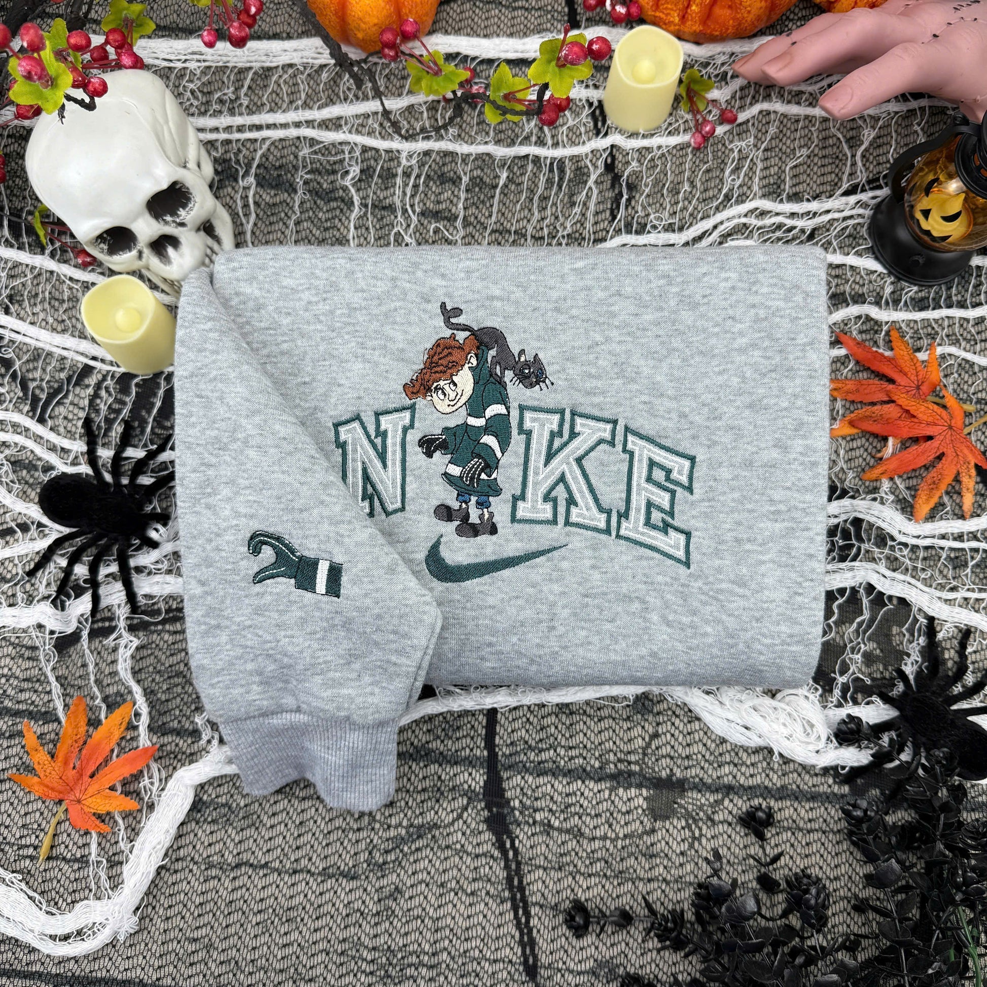 W & C – Embroidered Sweatshirt / Hoodie / T-Shirt